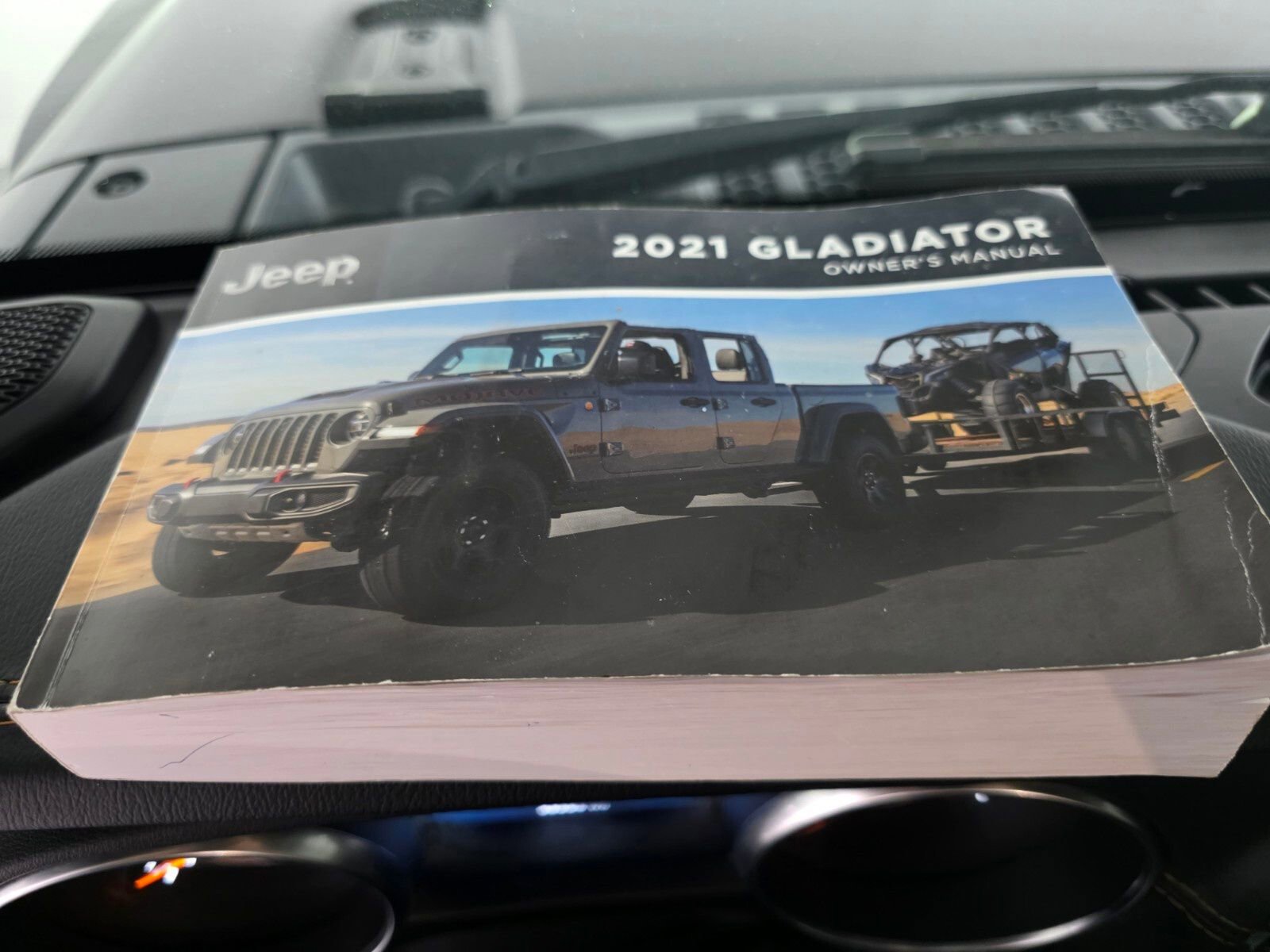 Used 2021 Jeep Gladiator Overland AWD/4WD image 34
