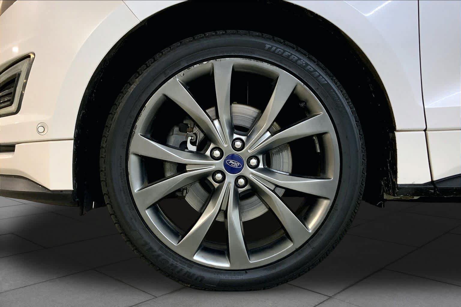 Used 2016 Ford Edge Sport w/ Equipment Group 401A AWD/4WD image 10