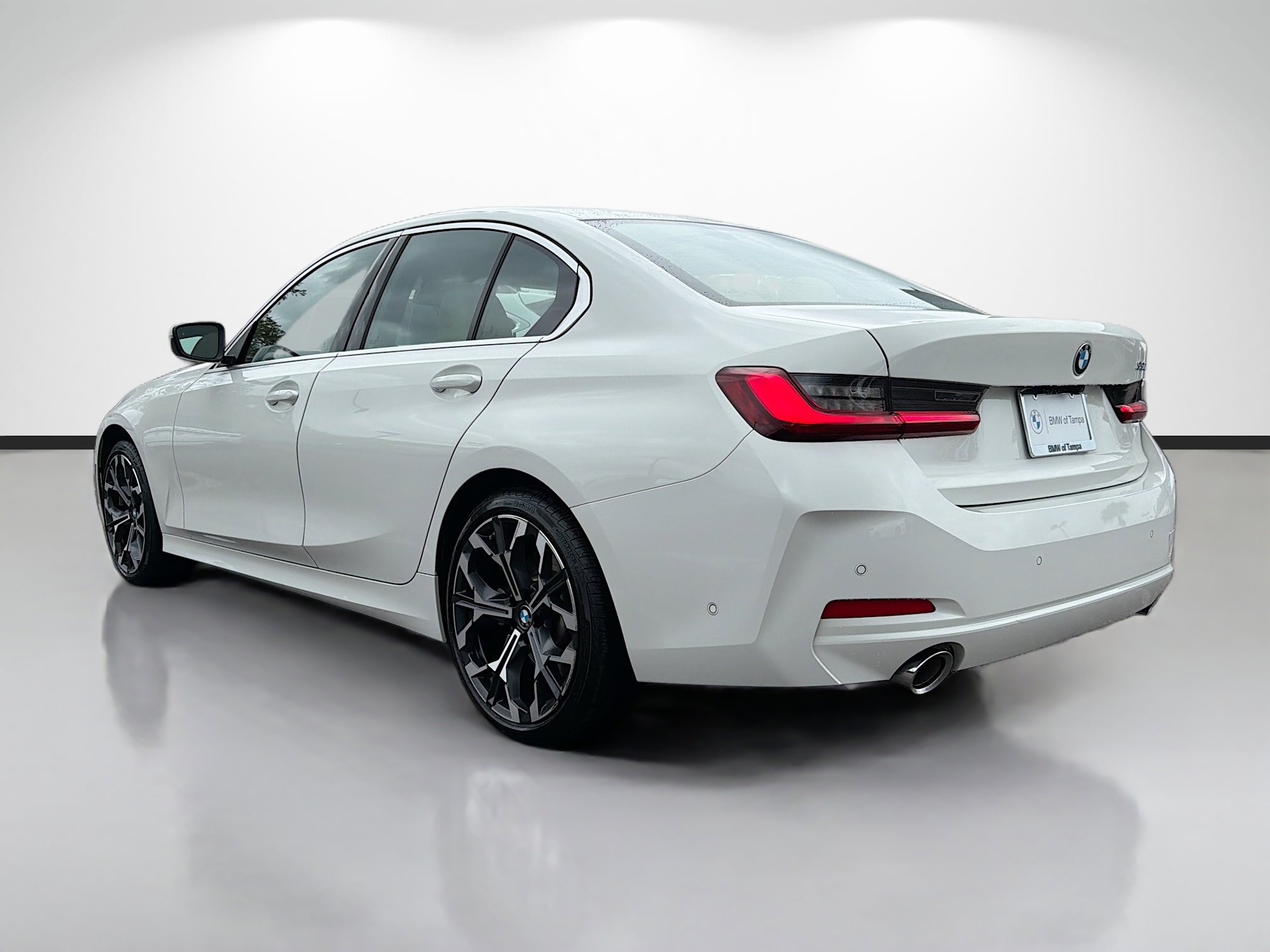 Used 2025 BMW 330i Sedan w/ Convenience Package image 5