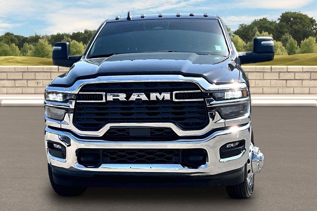 Used 2026 RAM 3500 Tradesman AWD/4WD image 3