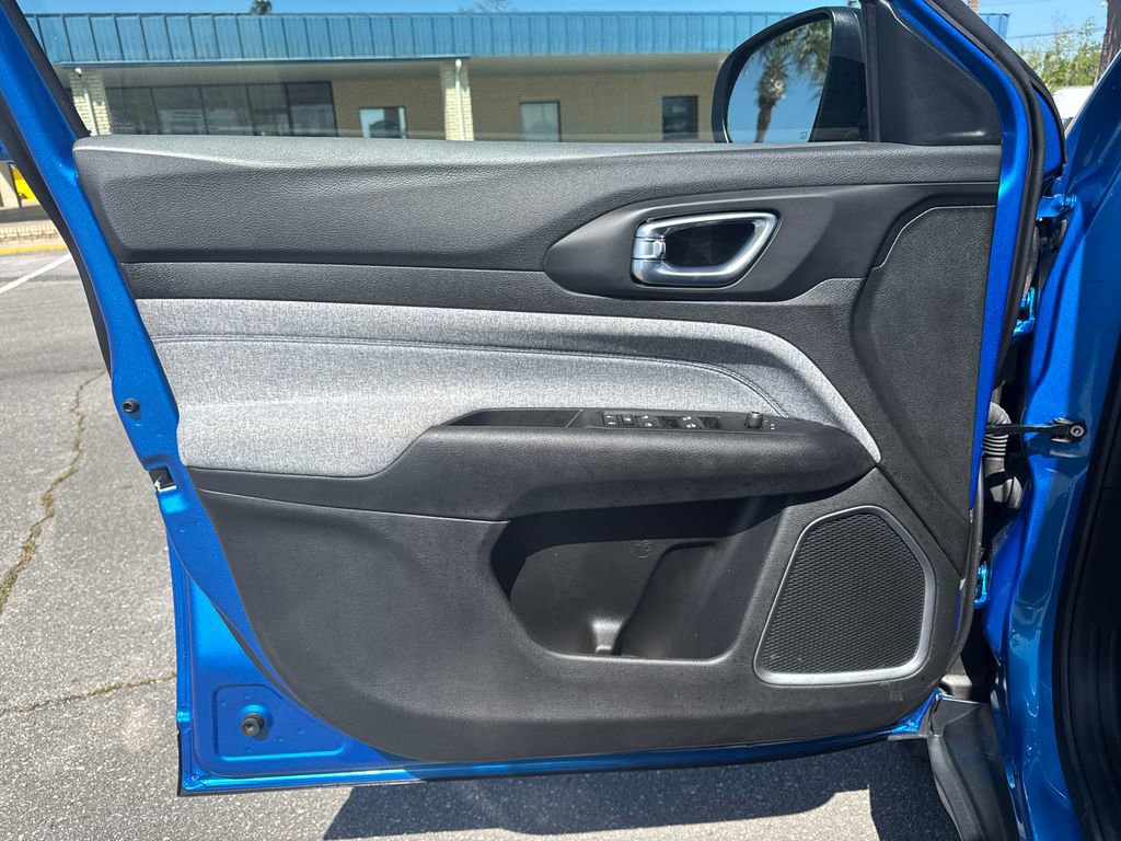 Used 2024 Jeep Compass Sport image 10