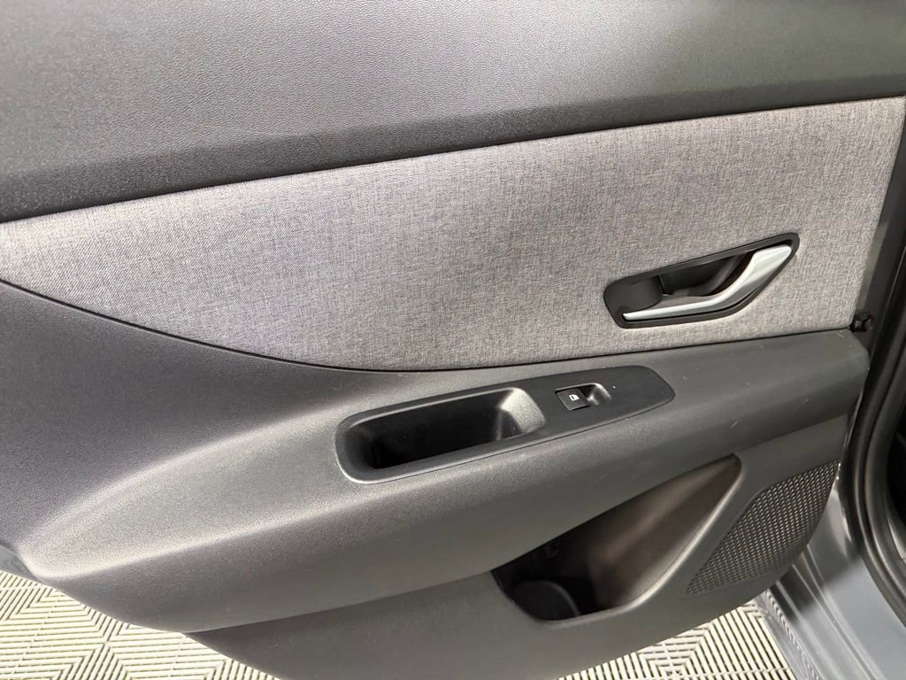 Used 2024 Hyundai Elantra Limited image 28