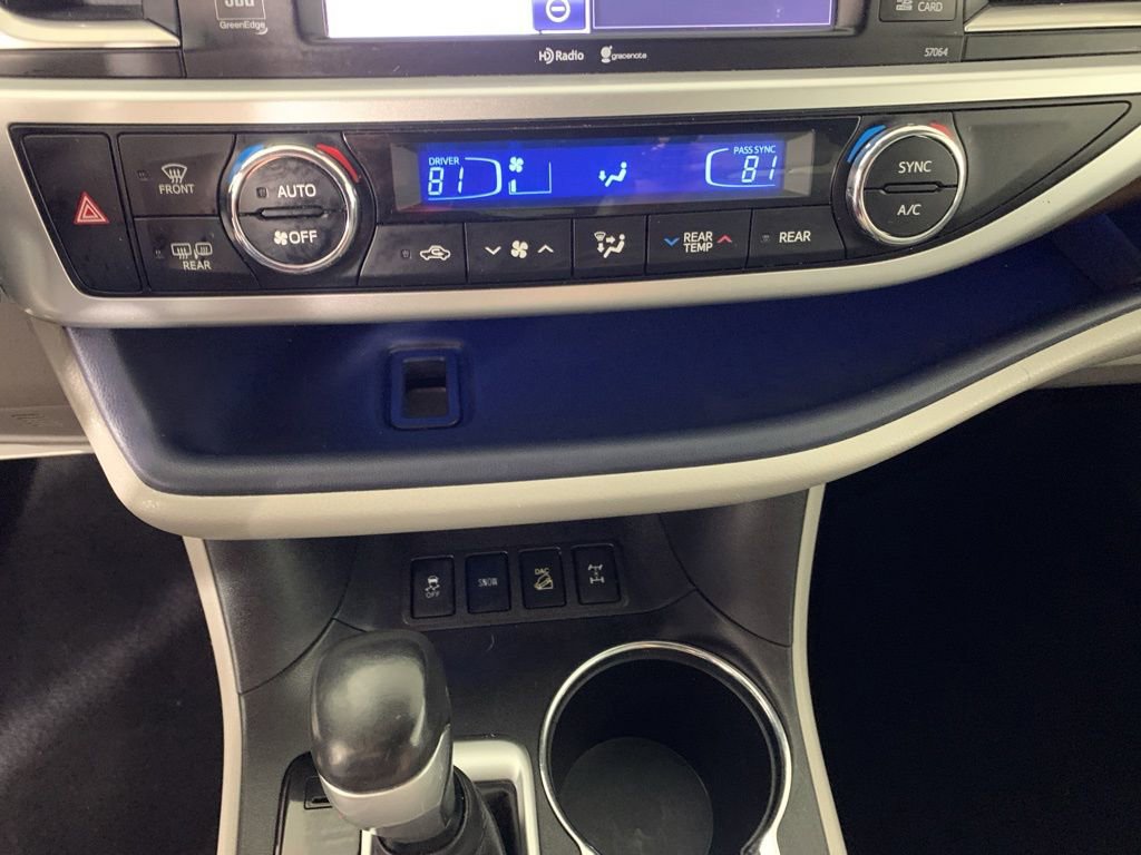 Used 2015 Toyota Highlander Limited image 28