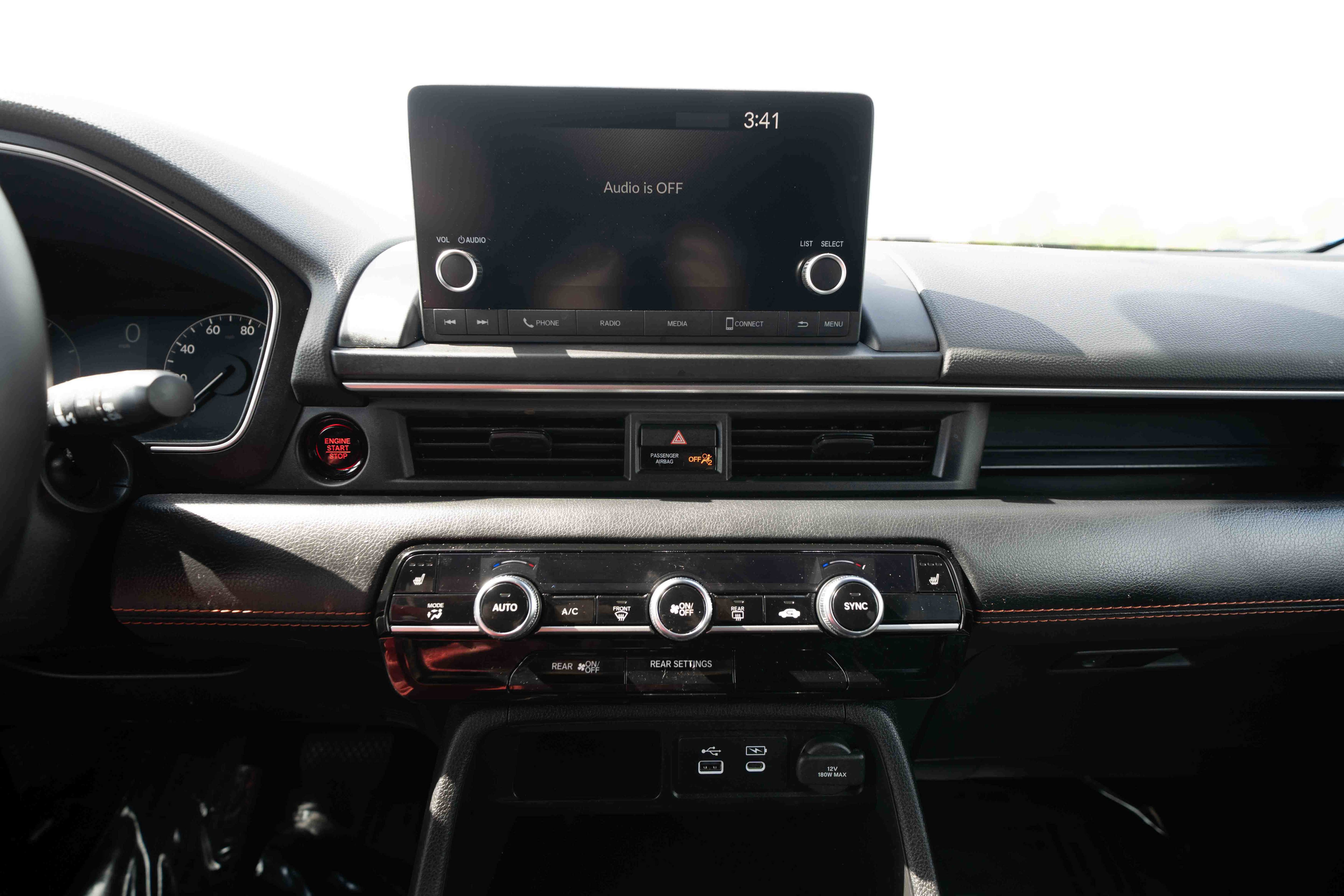 Used 2025 Honda Pilot Sport image 17
