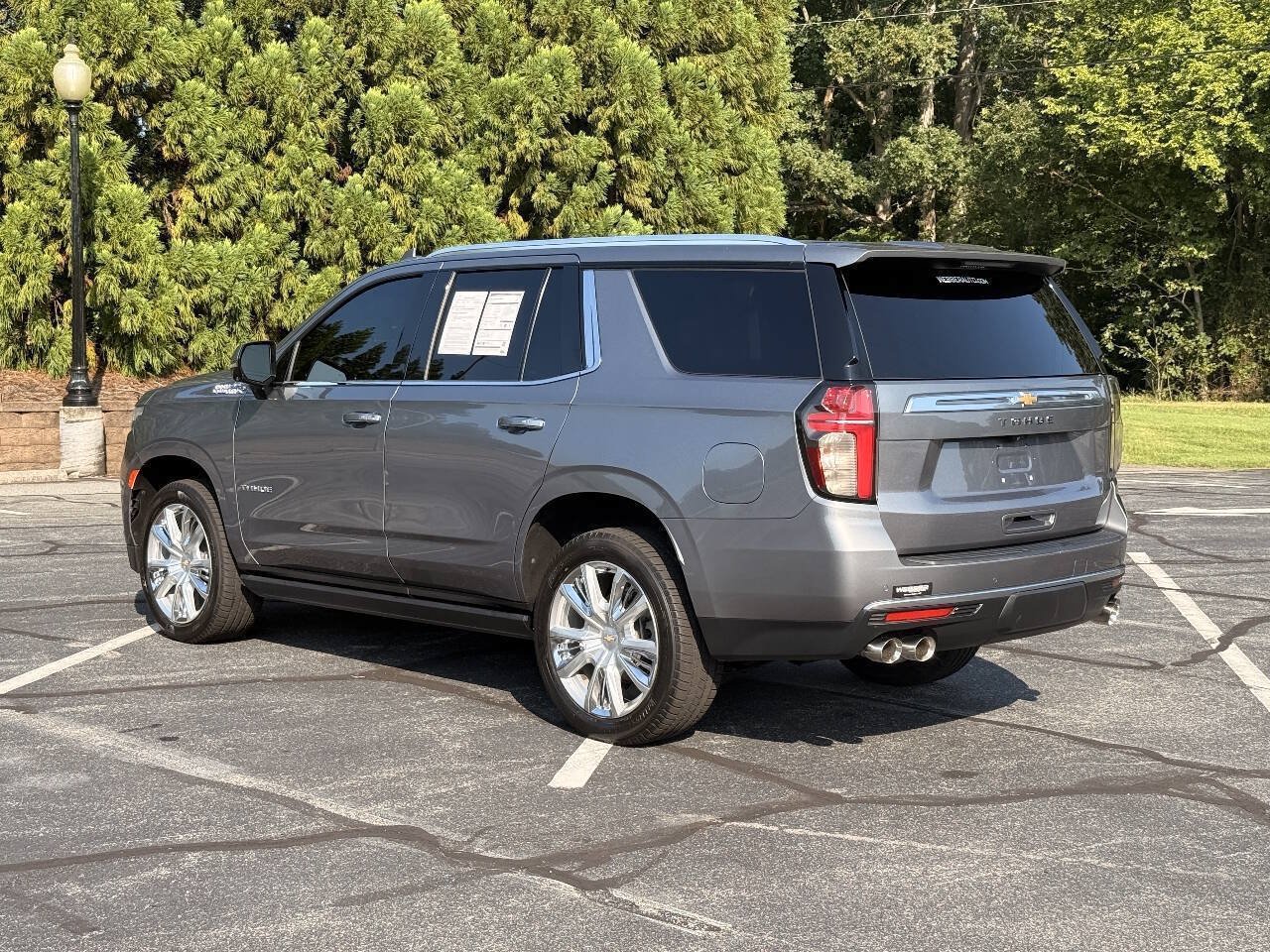 Used 2021 Chevrolet Tahoe High Country w/ Premium Package AWD/4WD image 5