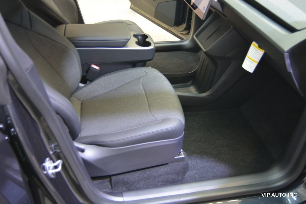 Used 2026 Tesla Model Y 2WD image 26