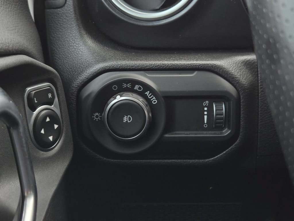Used 2023 Jeep Wrangler Unlimited Rubicon 392 w/ Dual Top Group AWD/4WD image 16