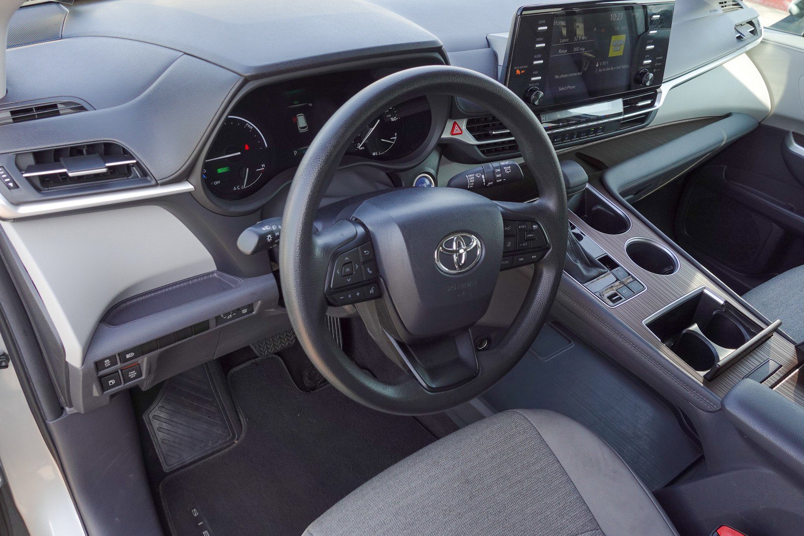 Used 2024 Toyota Sienna LE image 10