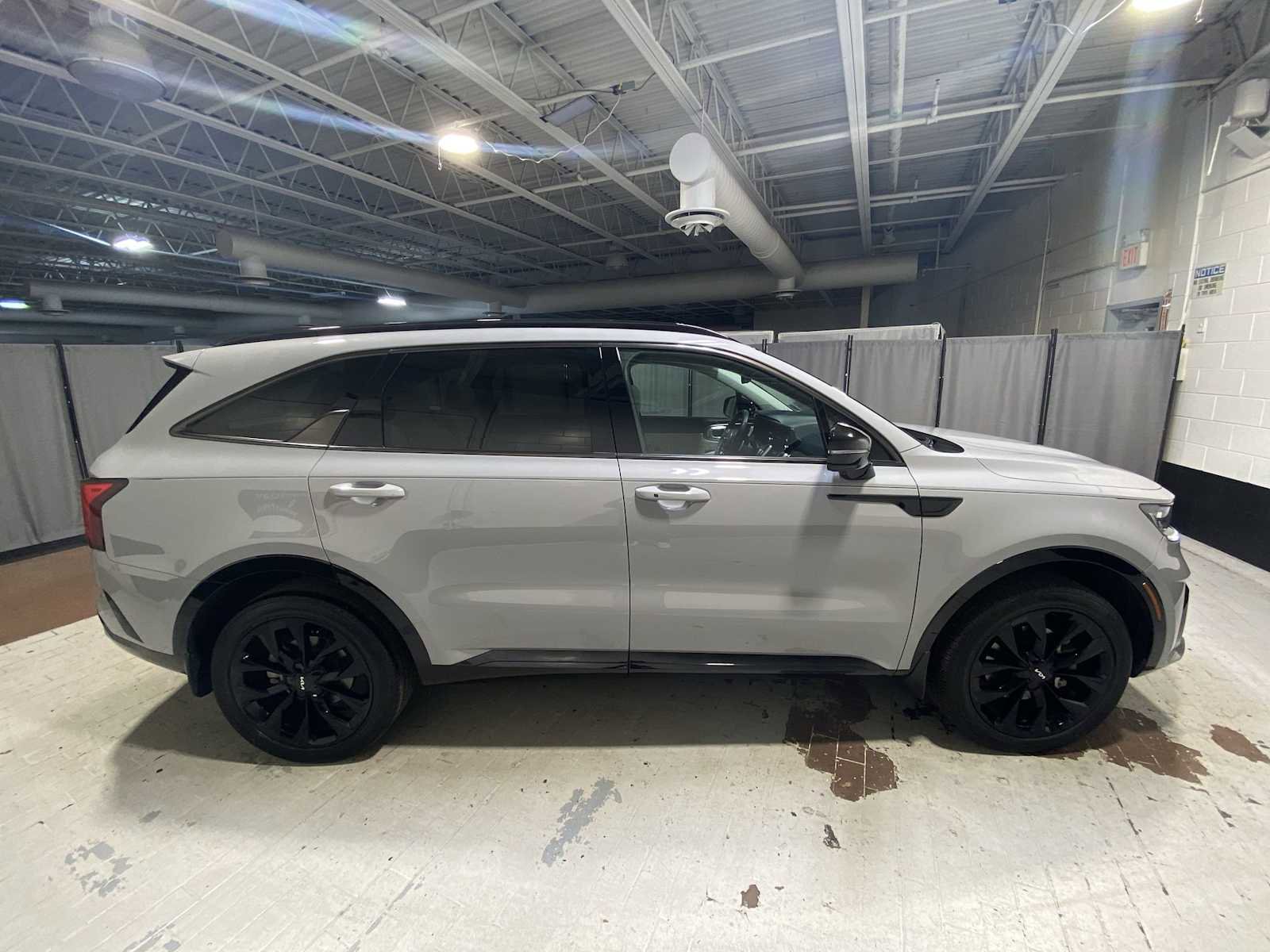 Used 2023 Kia Sorento SX AWD/4WD image 27