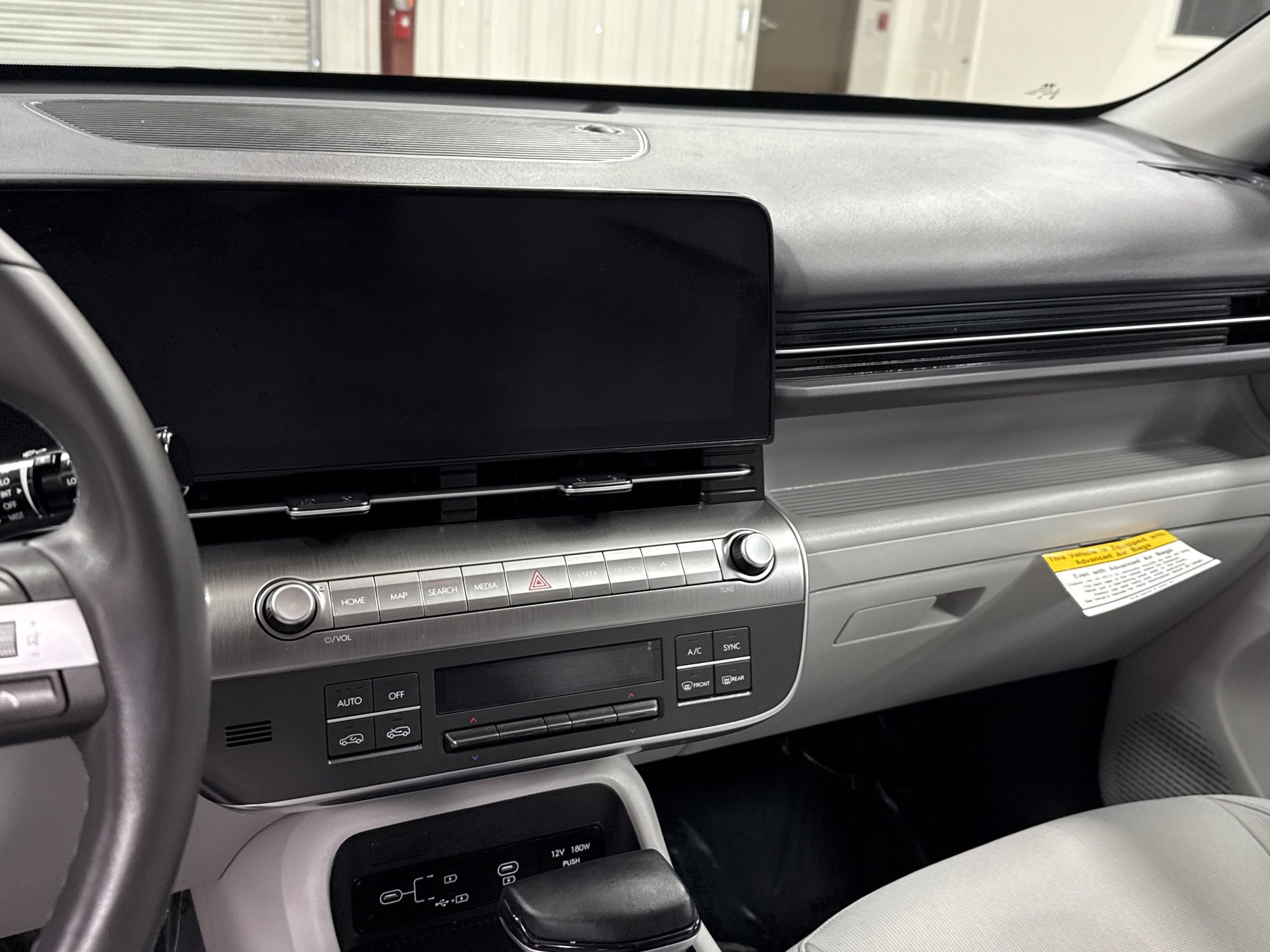 Used 2025 Hyundai Kona SEL image 8