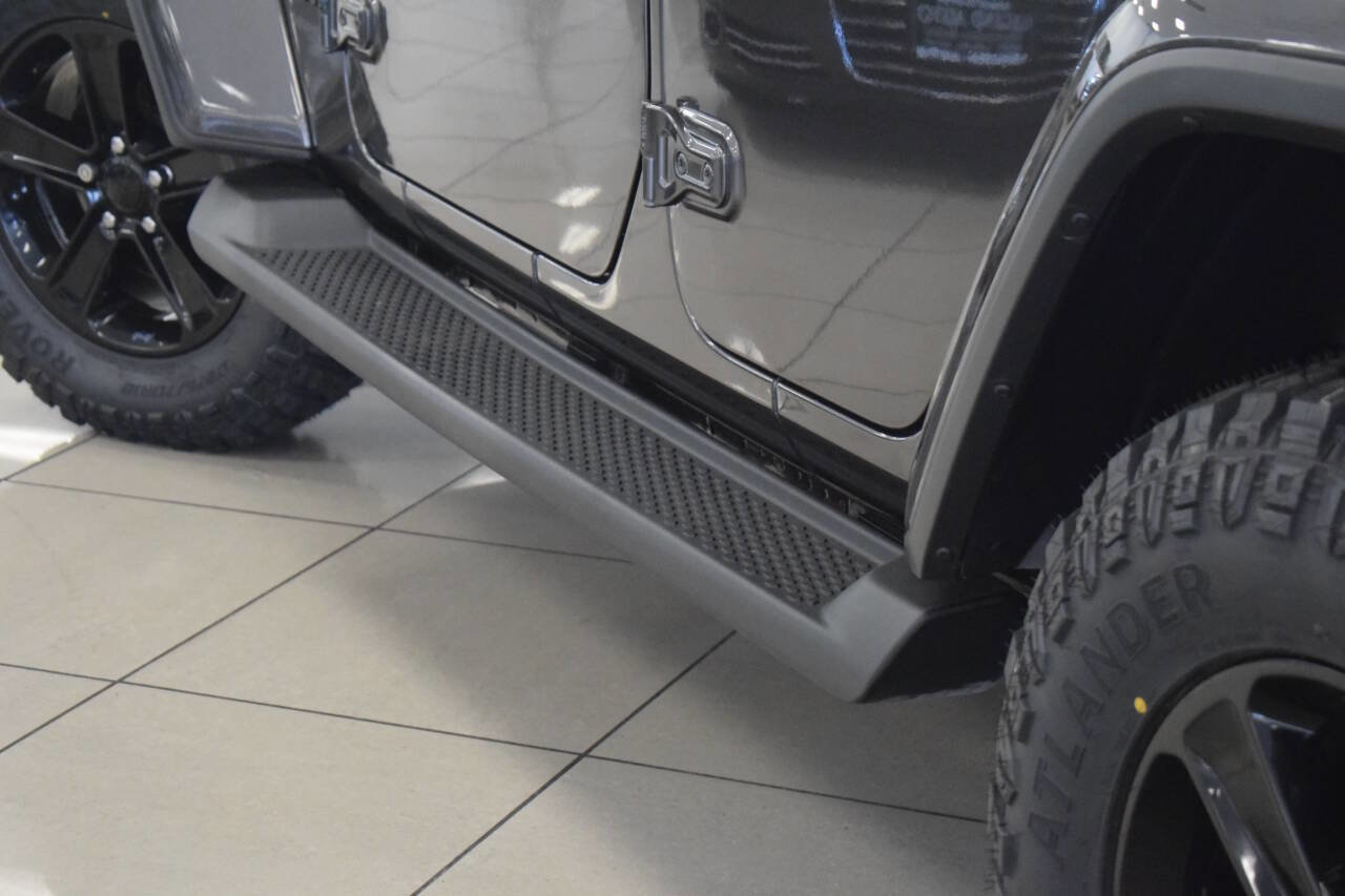 Used 2020 Jeep Wrangler Unlimited Sahara image 28