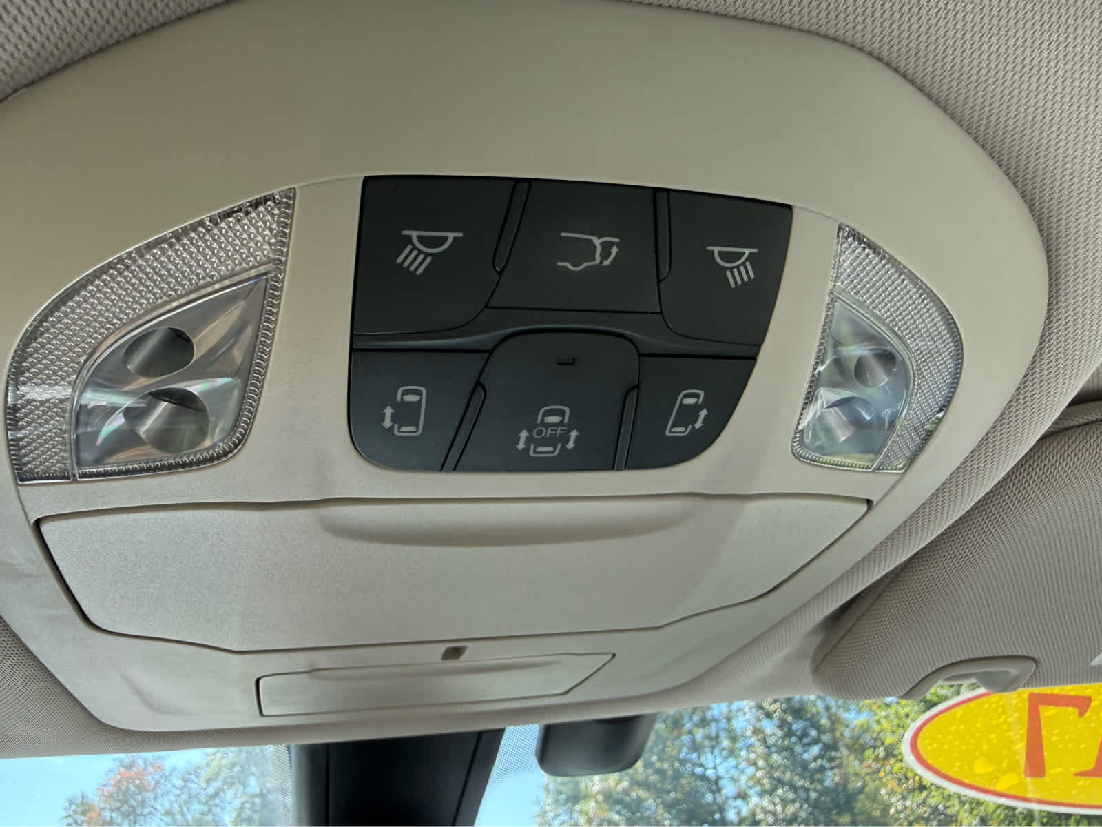 Used 2017 Chrysler Pacifica Touring-L FWD image 22