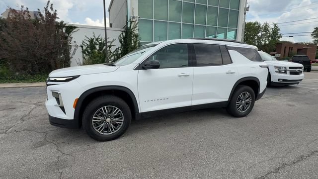 Used 2025 Chevrolet Traverse LT AWD/4WD image 4