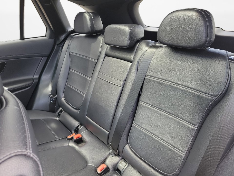 Used 2023 Mercedes-Benz GLC 300 4MATIC image 12