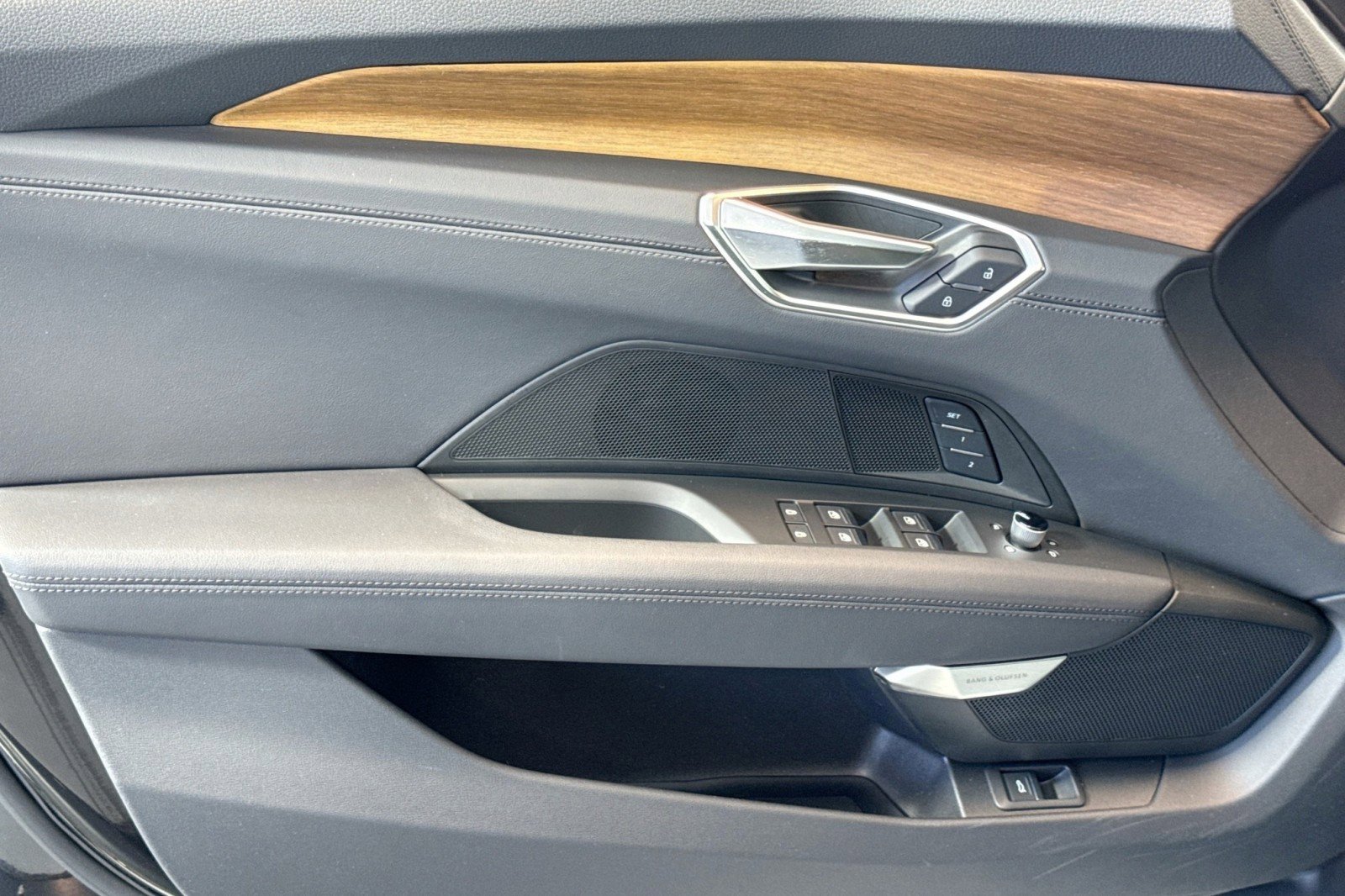 Used 2023 Audi e-tron GT Premium Plus AWD/4WD image 17