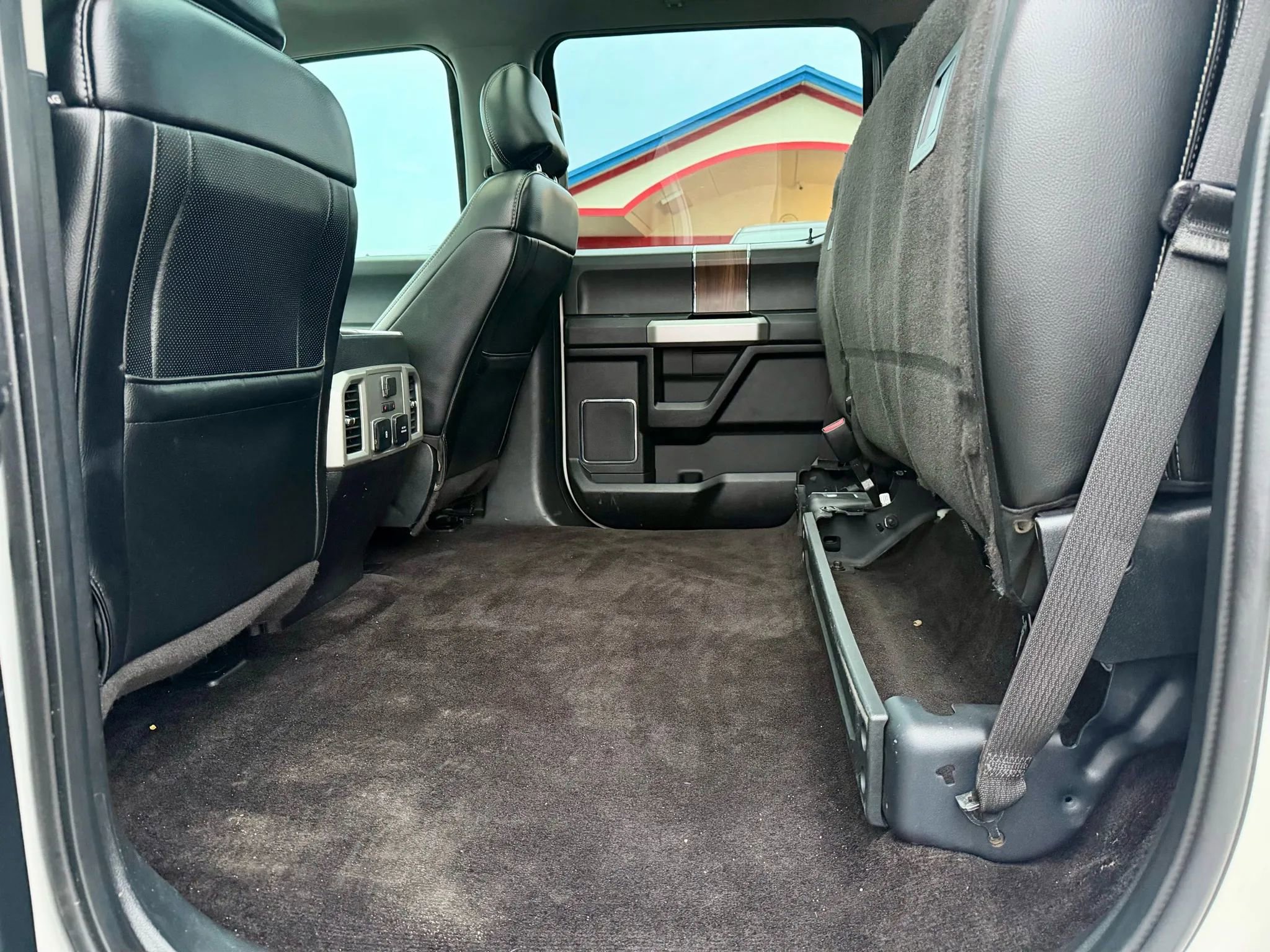 Used 2017 Ford F150 Lariat w/ Equipment Group 502A Luxury image 11