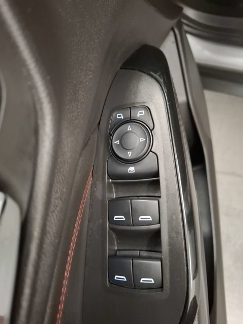 Used 2025 Chevrolet Trax RS w/ Sunroof Package FWD image 19