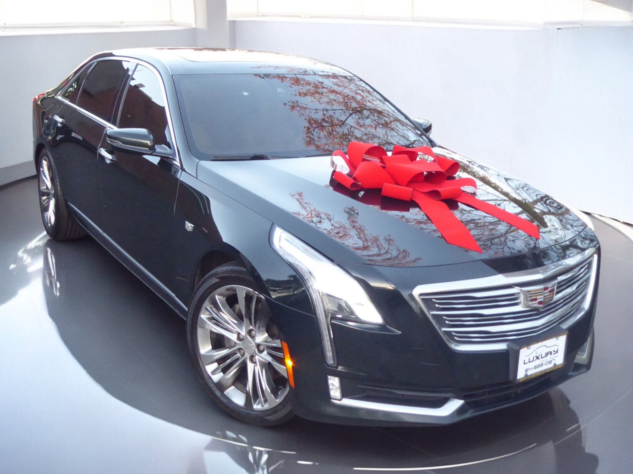 Used 2017 Cadillac CT6 Platinum image 2