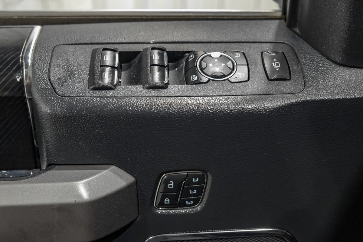 Used 2022 Ford F250 Platinum w/ FX4 Off-Road Package AWD/4WD image 45