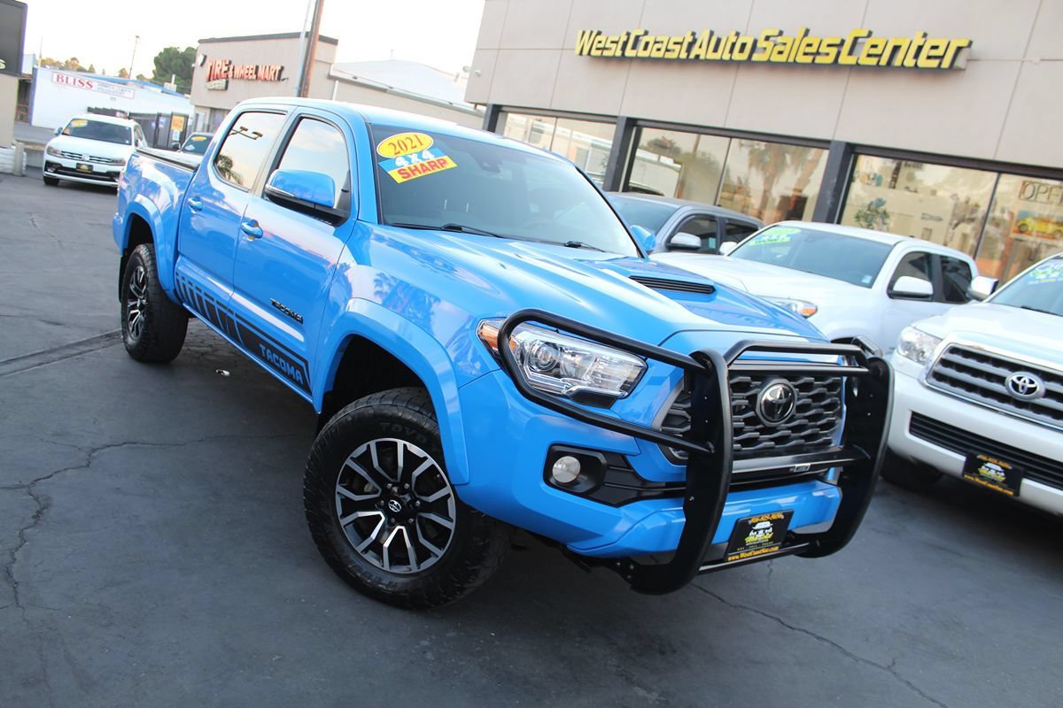 Used 2021 Toyota Tacoma TRD Sport AWD/4WD image 37