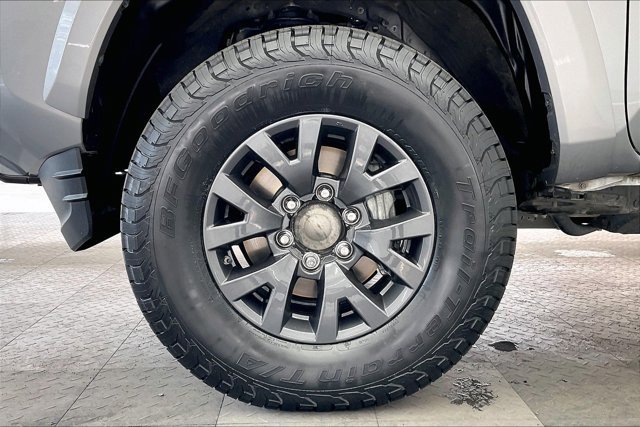 Used 2020 Toyota Tacoma SR5 image 8