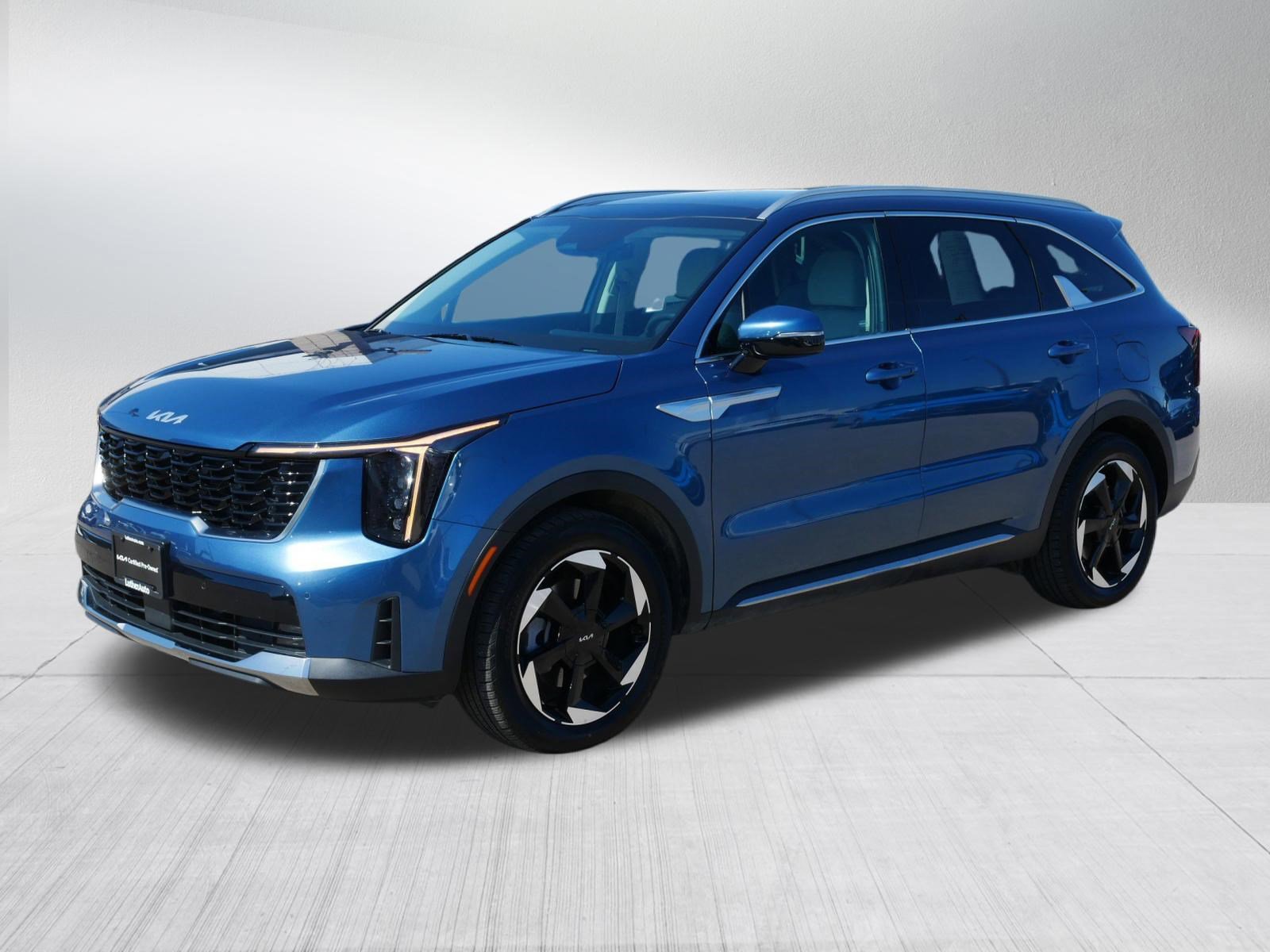 Certified 2025 Kia Sorento EX w/ EX Panoramic Sunroof Package image 3