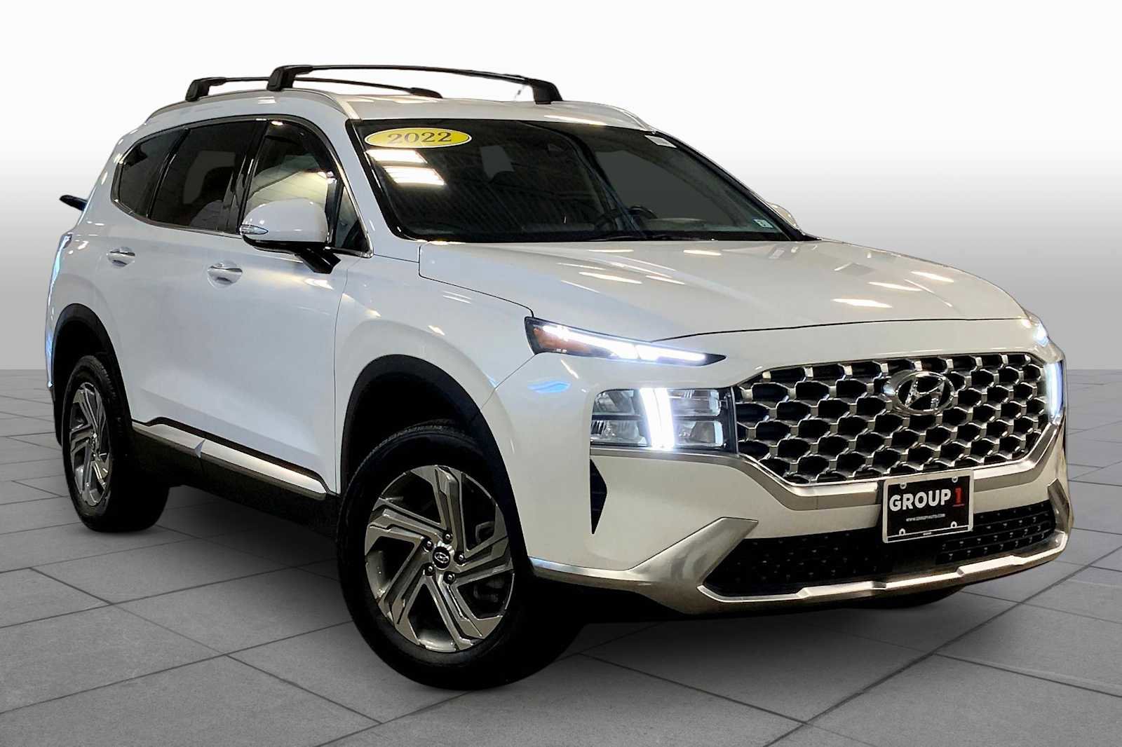 Used 2022 Hyundai Santa Fe SEL w/ Convenience Package image 3