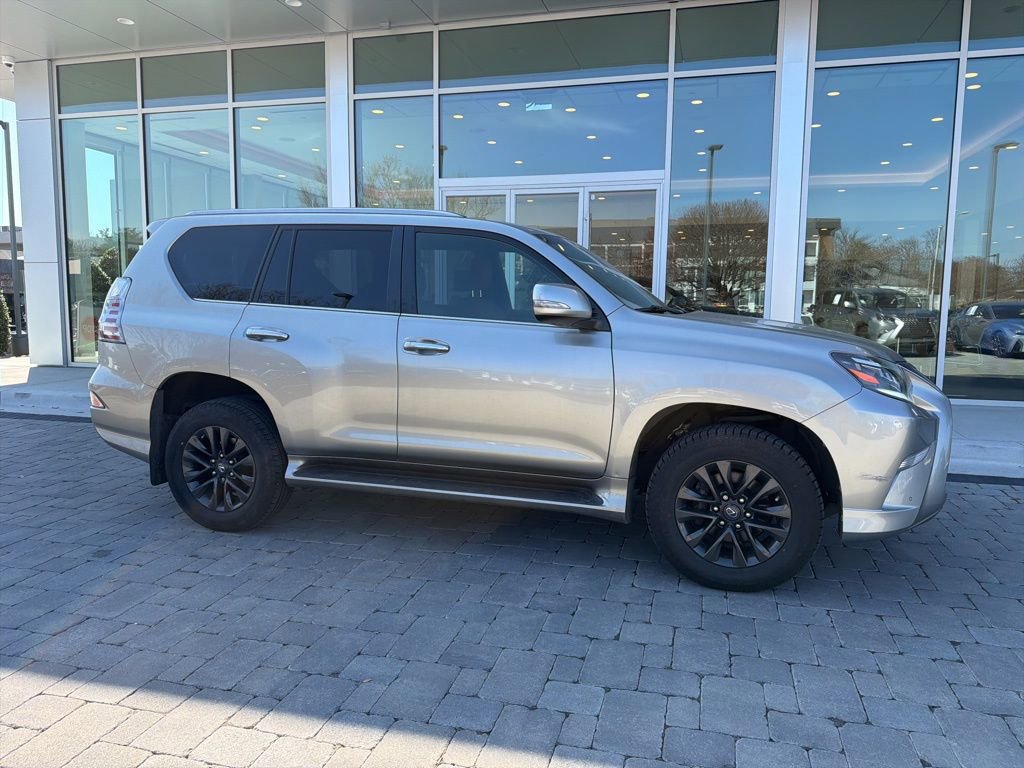 Used 2020 Lexus GX 460 Premium w/ Premium Package image 9