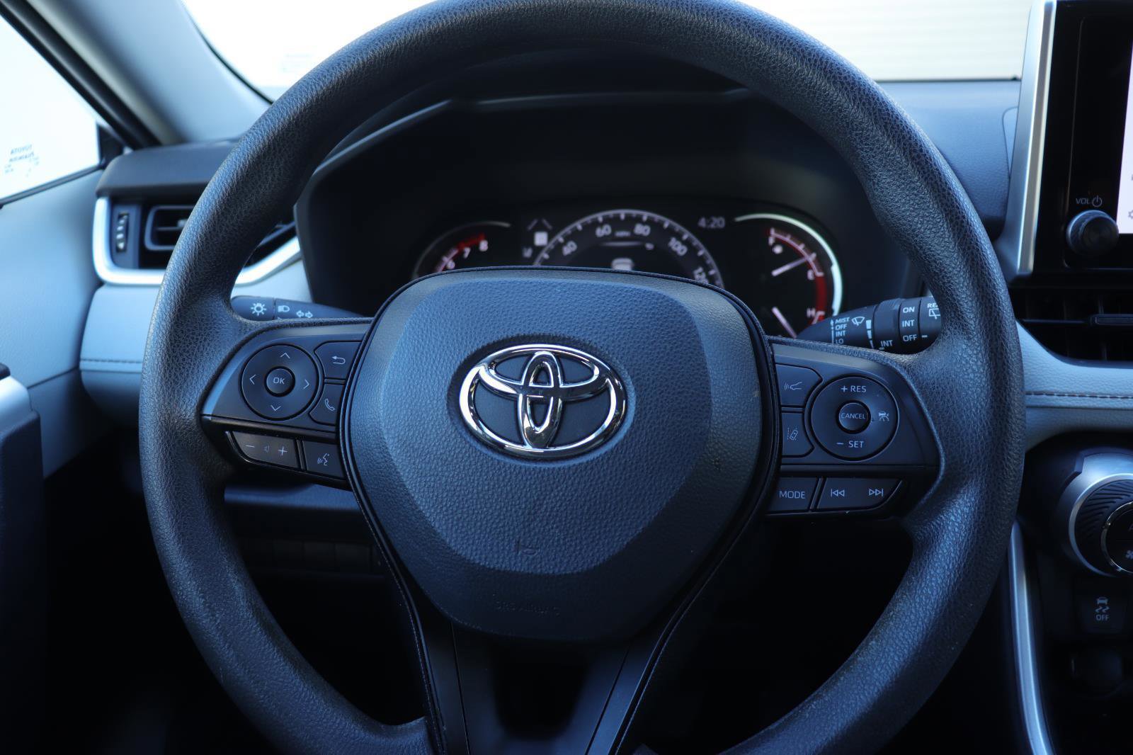 Used 2023 Toyota RAV4 XLE w/ Convenience Package image 29
