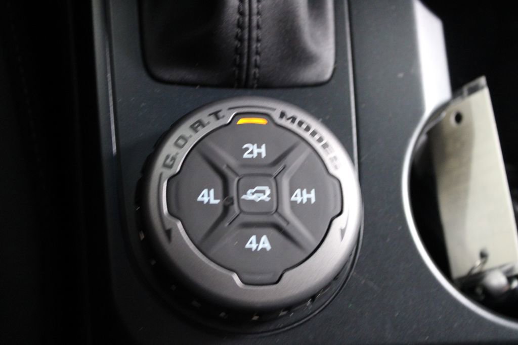 New 2025 Ford Bronco Badlands image 40