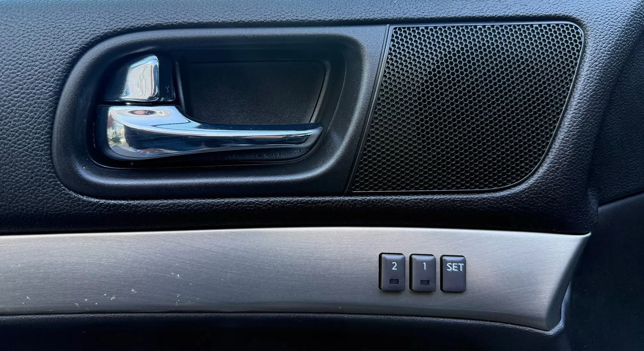 Used 2011 INFINITI G37 x Sedan w/ Premium Pkg image 21