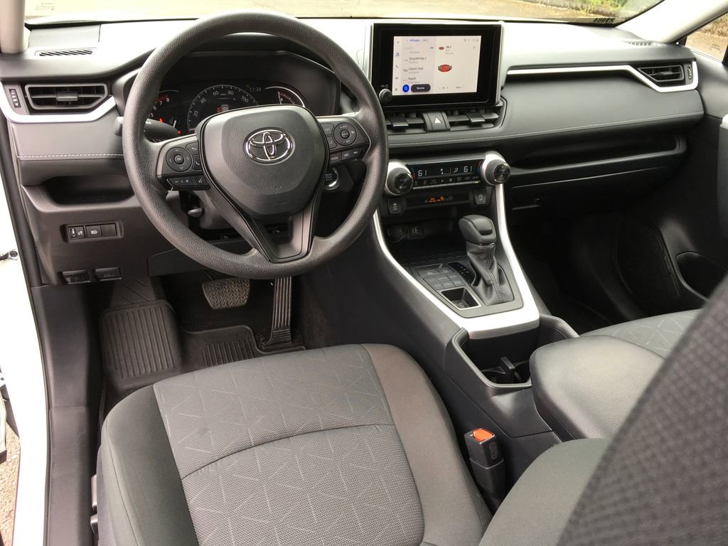 Used 2025 Toyota RAV4 XLE AWD/4WD image 21