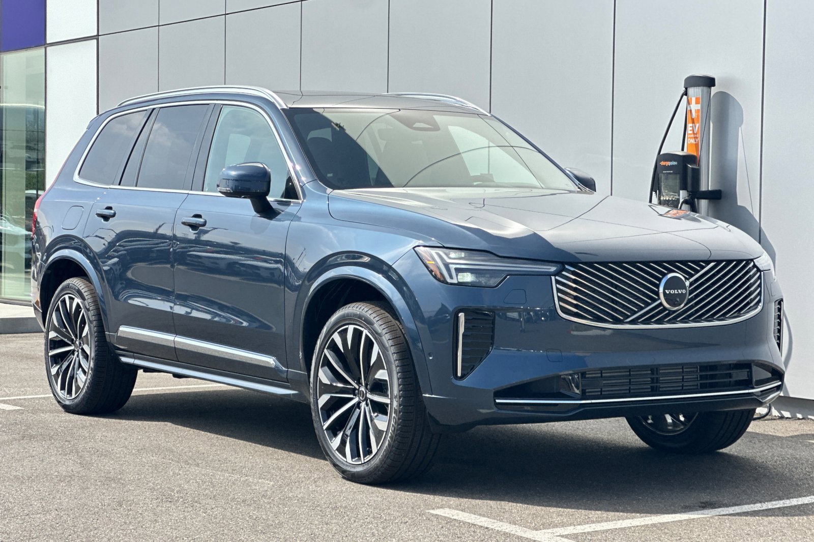 New 2026 Volvo XC90 T8 Ultra image 7