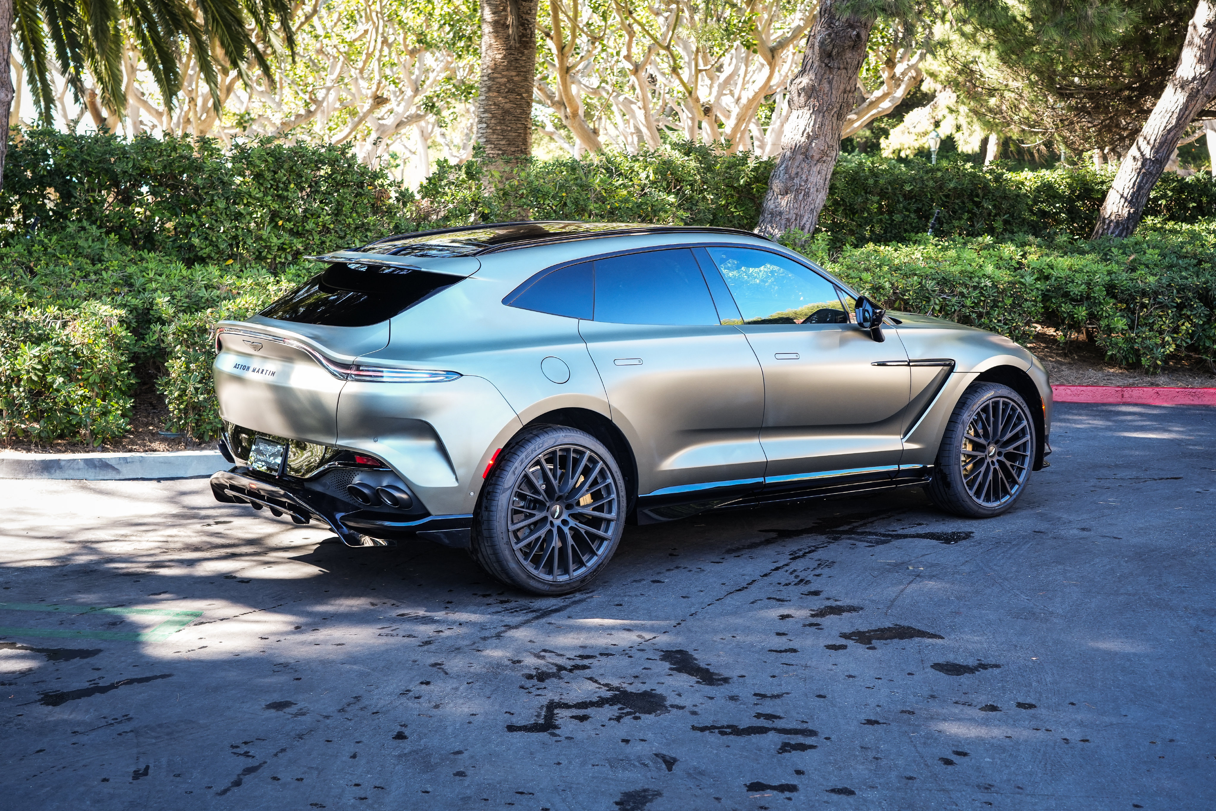 Used 2024 Aston Martin DBX 707 AWD/4WD image 3
