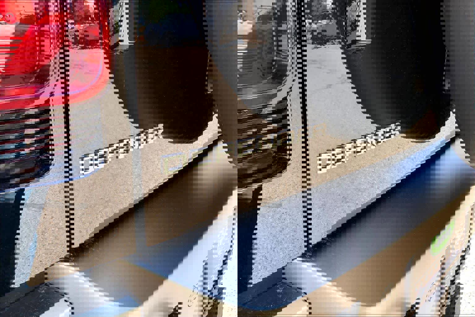 Certified 2025 Land Rover Defender 110 X-Dynamic SE image 29