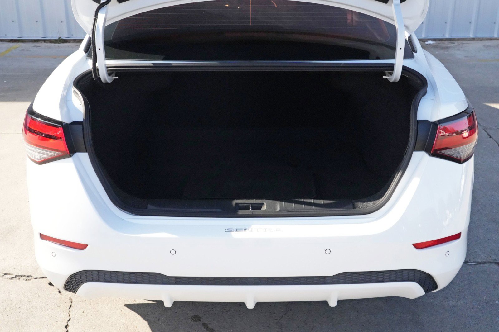 Used 2020 Nissan Sentra S image 9