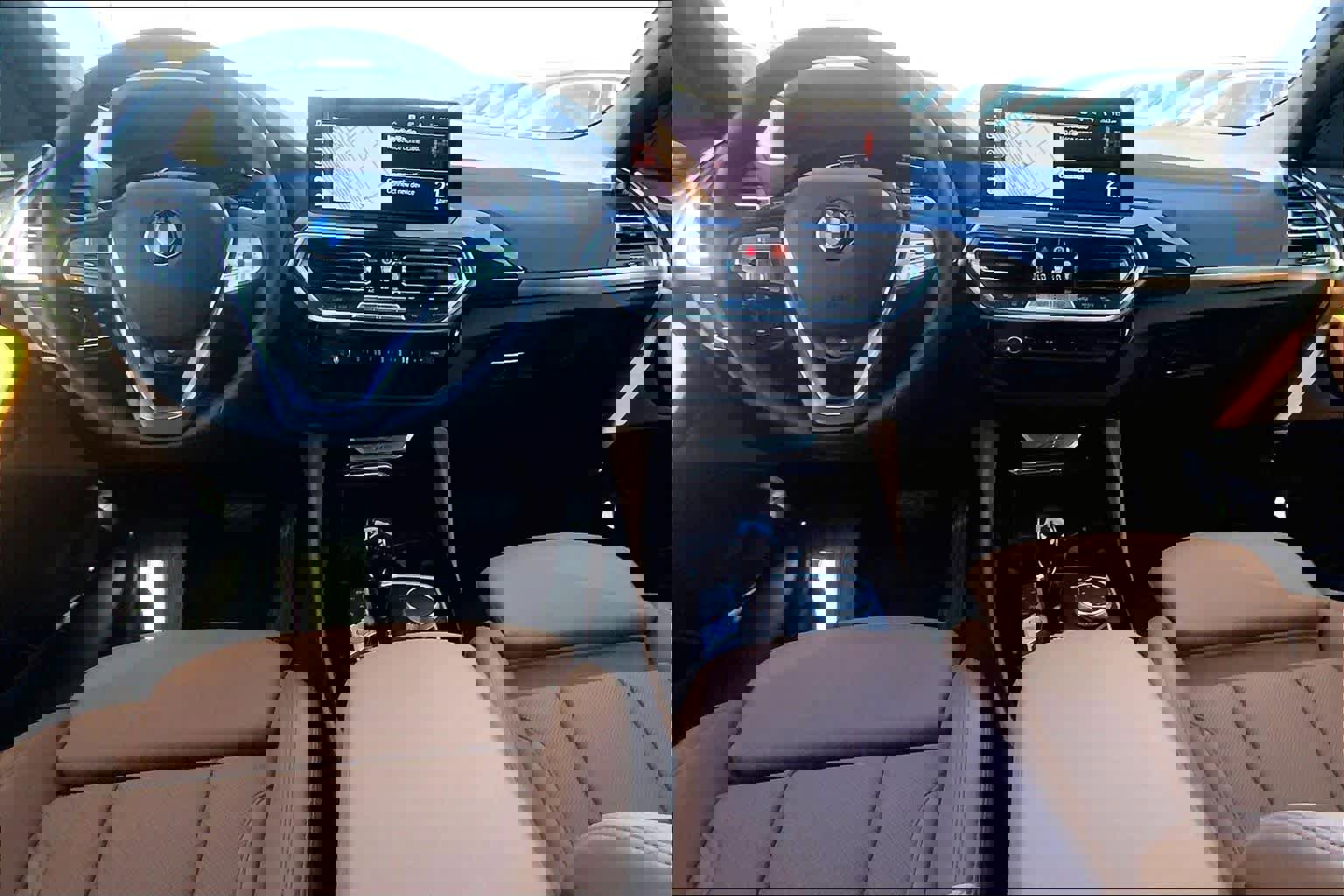 Used 2025 BMW X4 xDrive30i image 15