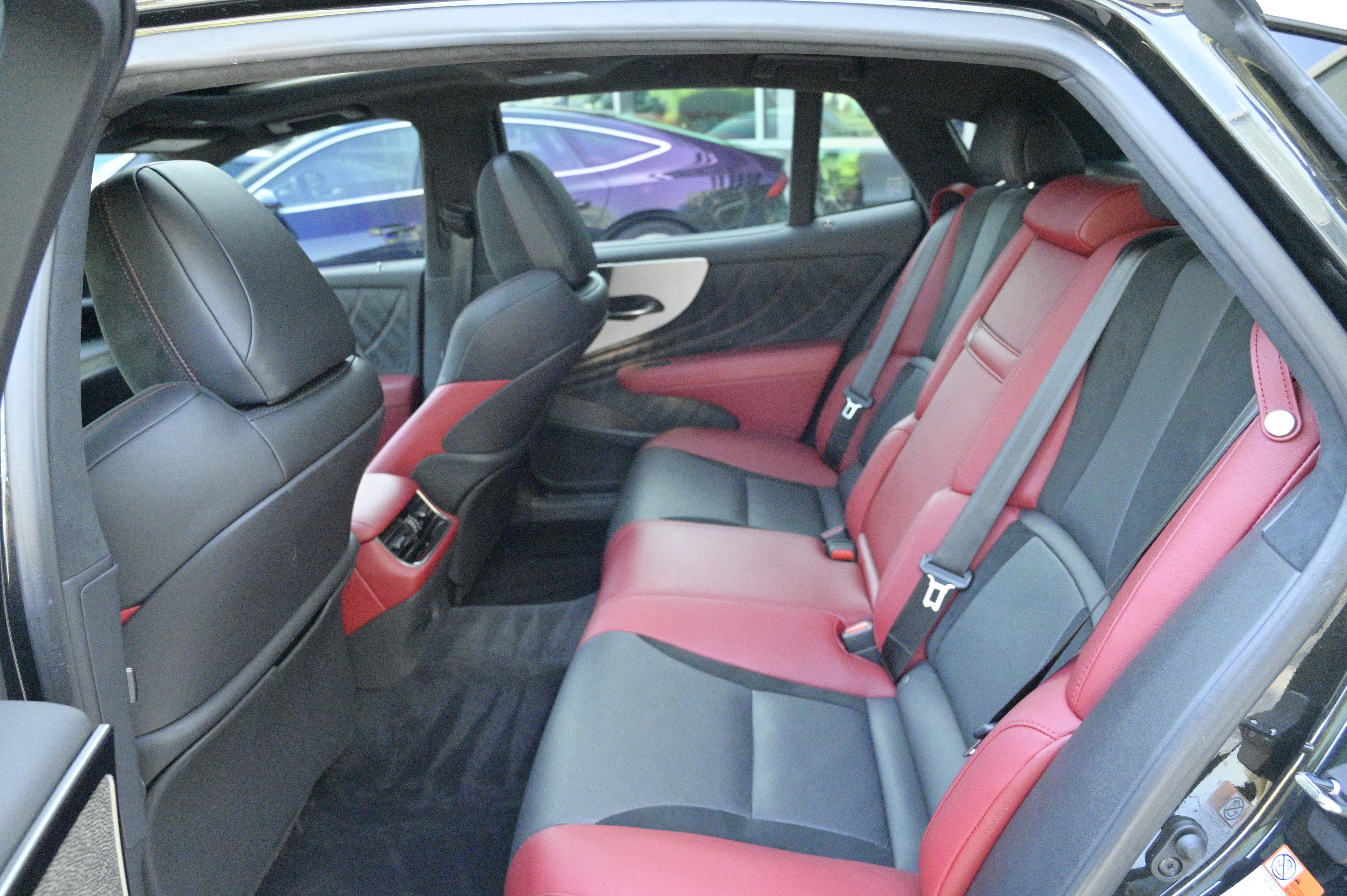 Used 2024 Lexus LS 500 F Sport image 37