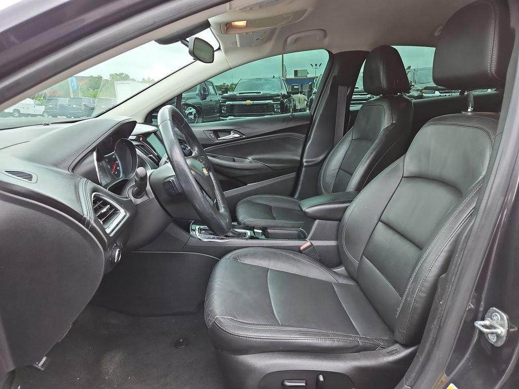 Used 2017 Chevrolet Cruze Premier FWD image 19