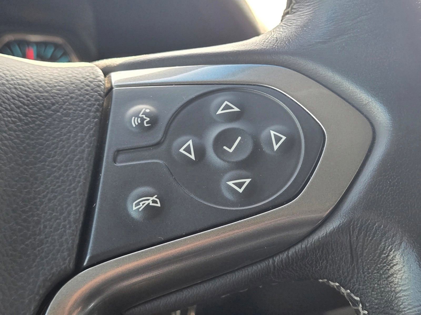 Used 2018 Chevrolet Tahoe LS RWD image 25