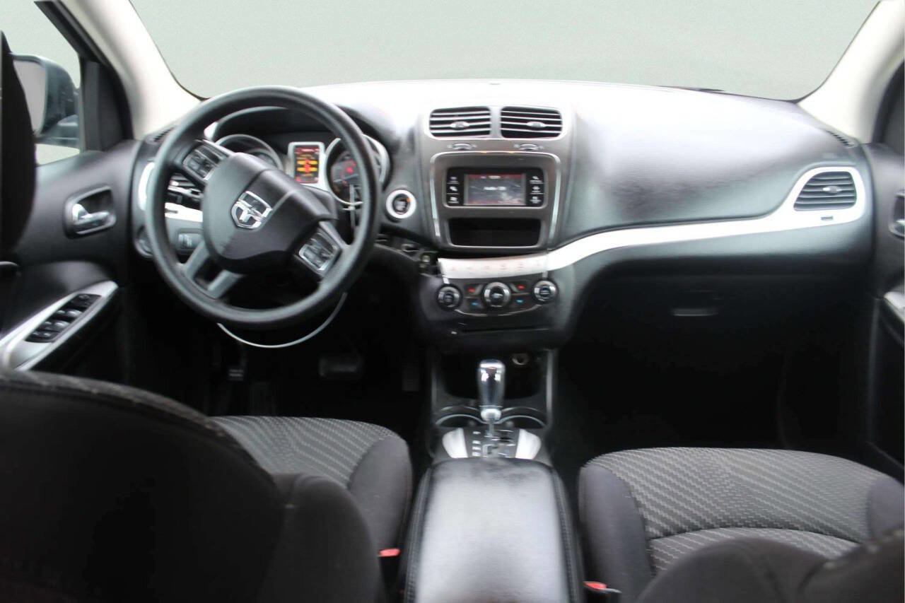 Used 2014 Dodge Journey SXT image 8