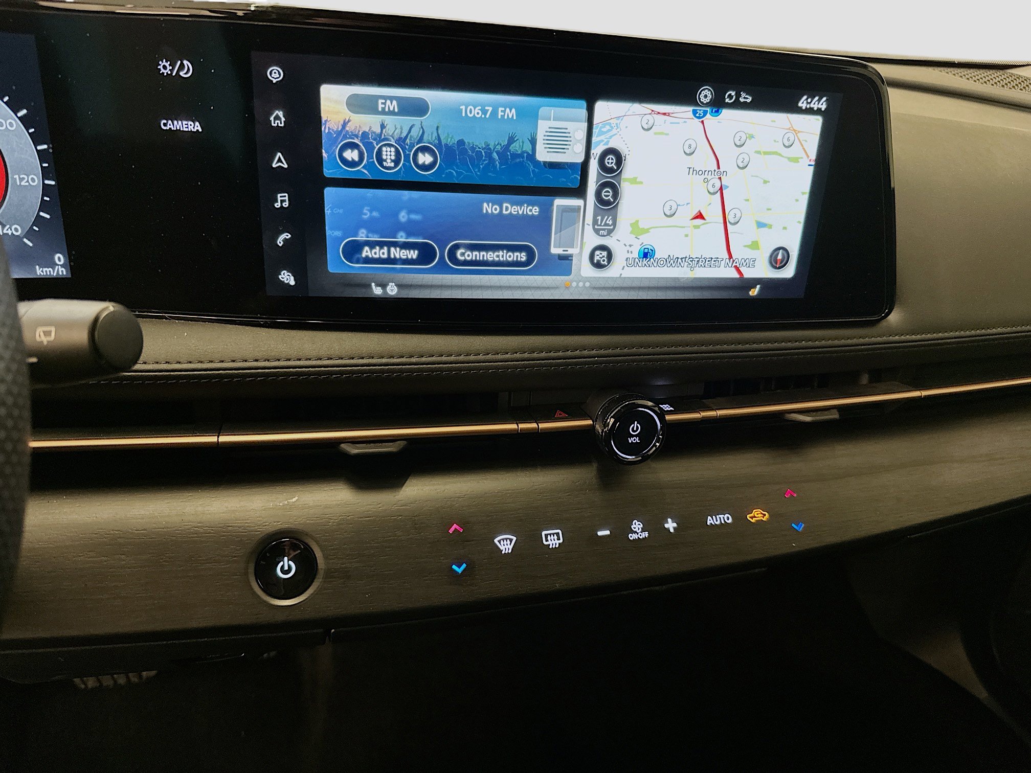 Used 2024 Nissan Ariya AWD image 26