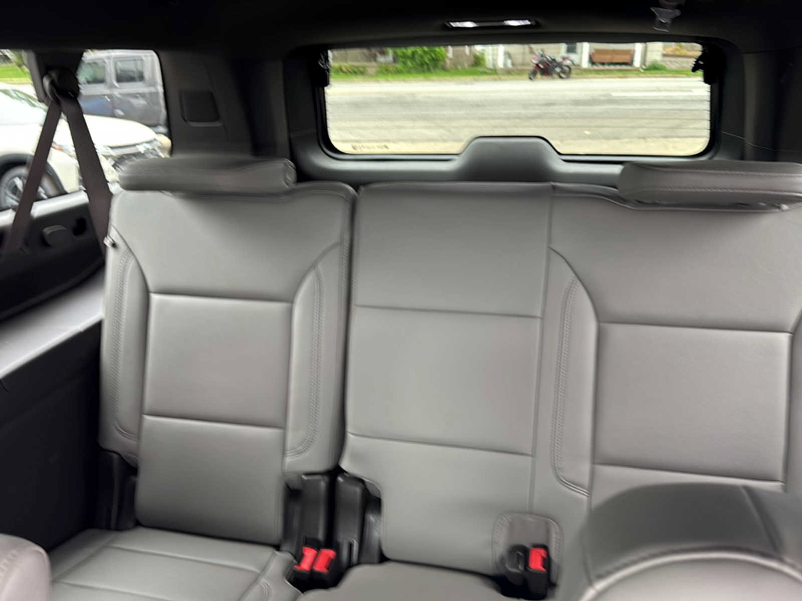Used 2022 Chevrolet Suburban LT w/ Luxury Package AWD/4WD image 20