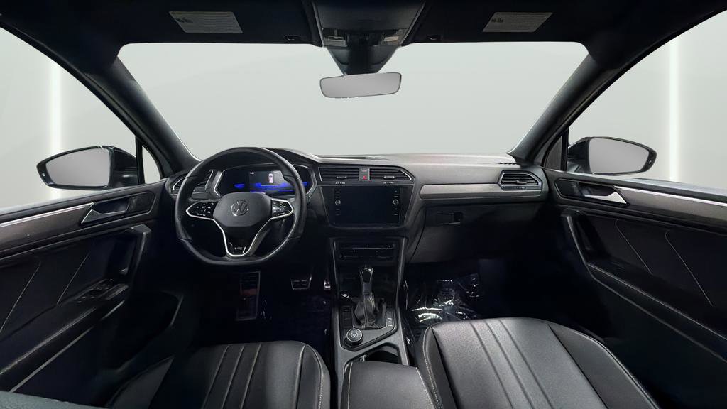 Used 2022 Volkswagen Tiguan SE R-Line image 14