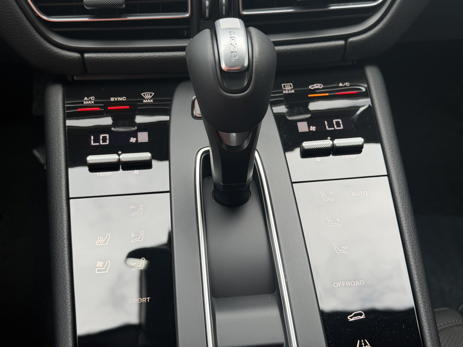 New 2026 Porsche Macan AWD/4WD image 31