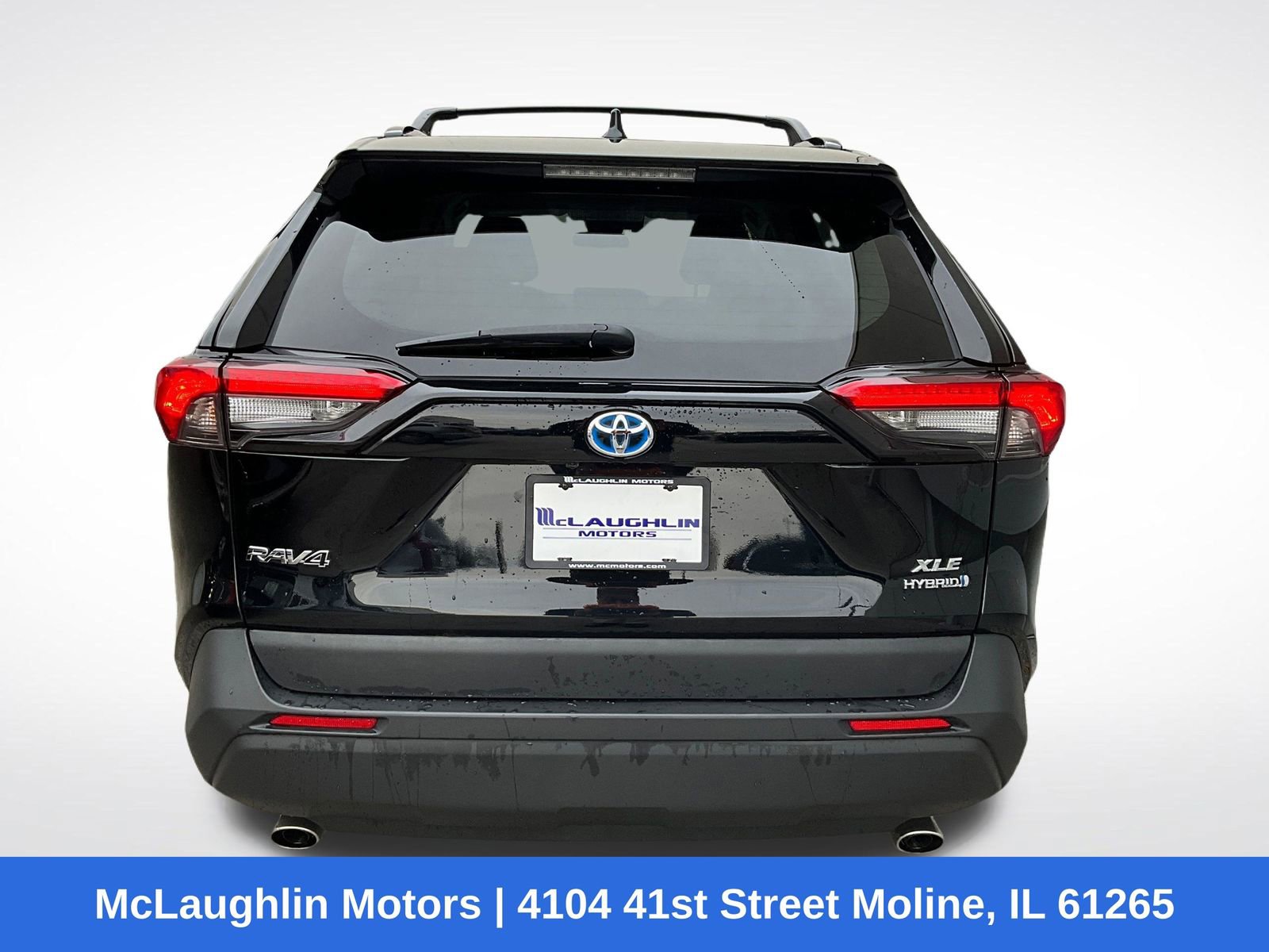 Used 2021 Toyota RAV4 XLE w/ XLE Grade Weather Package image 12