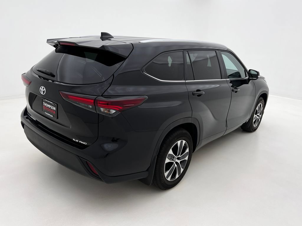Used 2024 Toyota Highlander XLE image 7