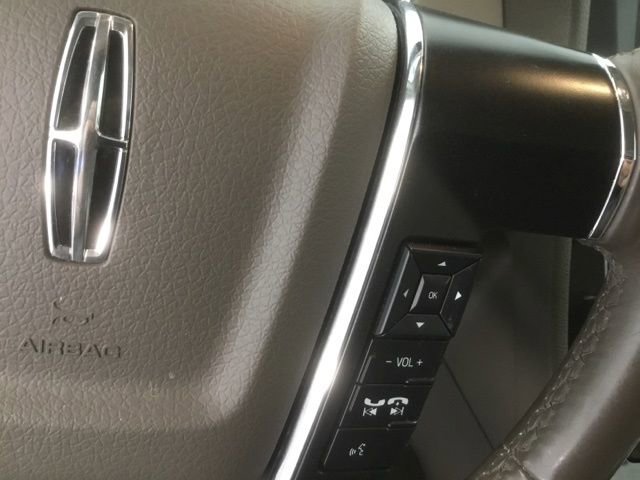 Used 2015 Lincoln Navigator L 4WD image 30