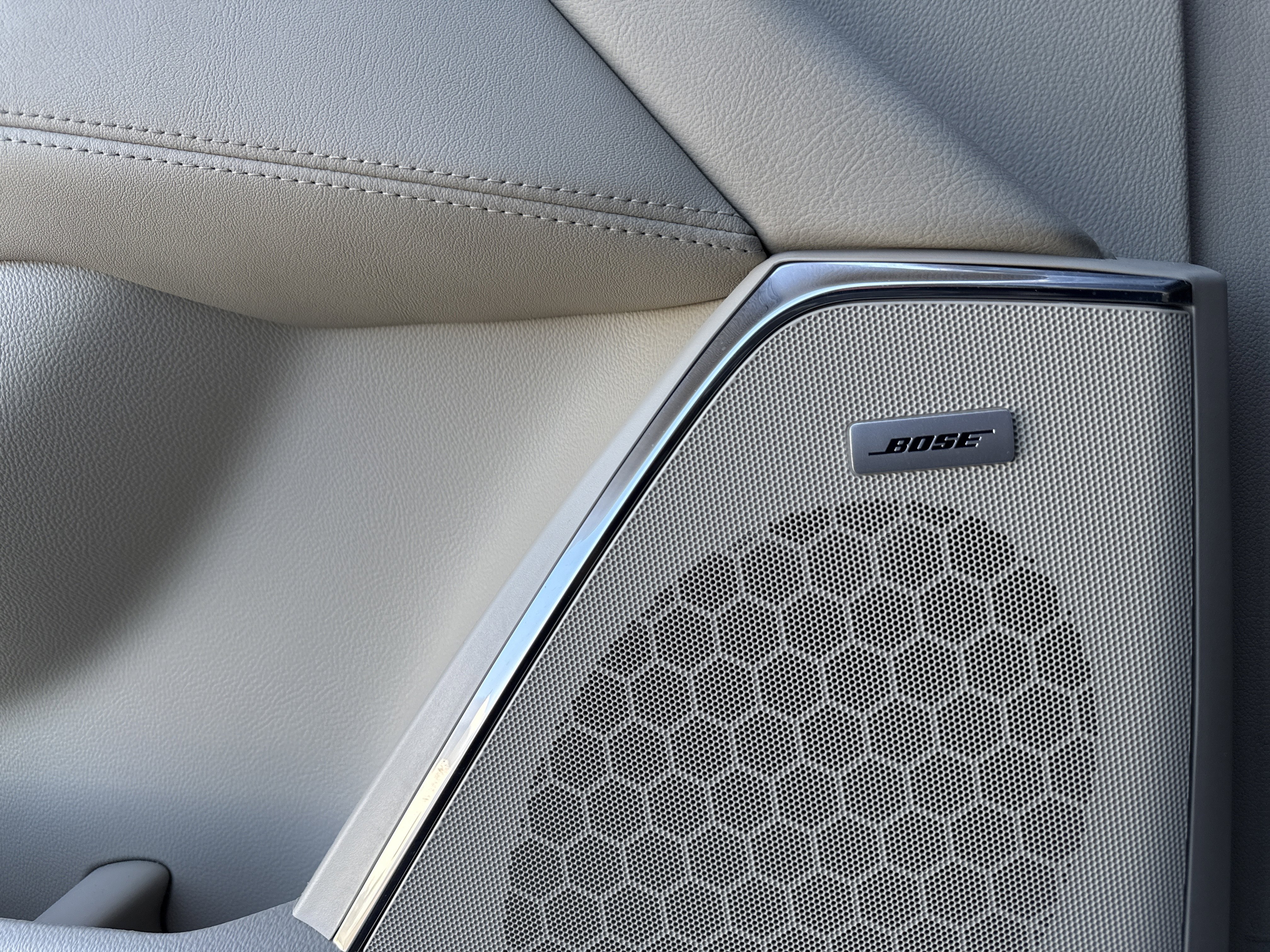 Used 2018 Cadillac Escalade Luxury w/ LPO, Radiant Package image 12