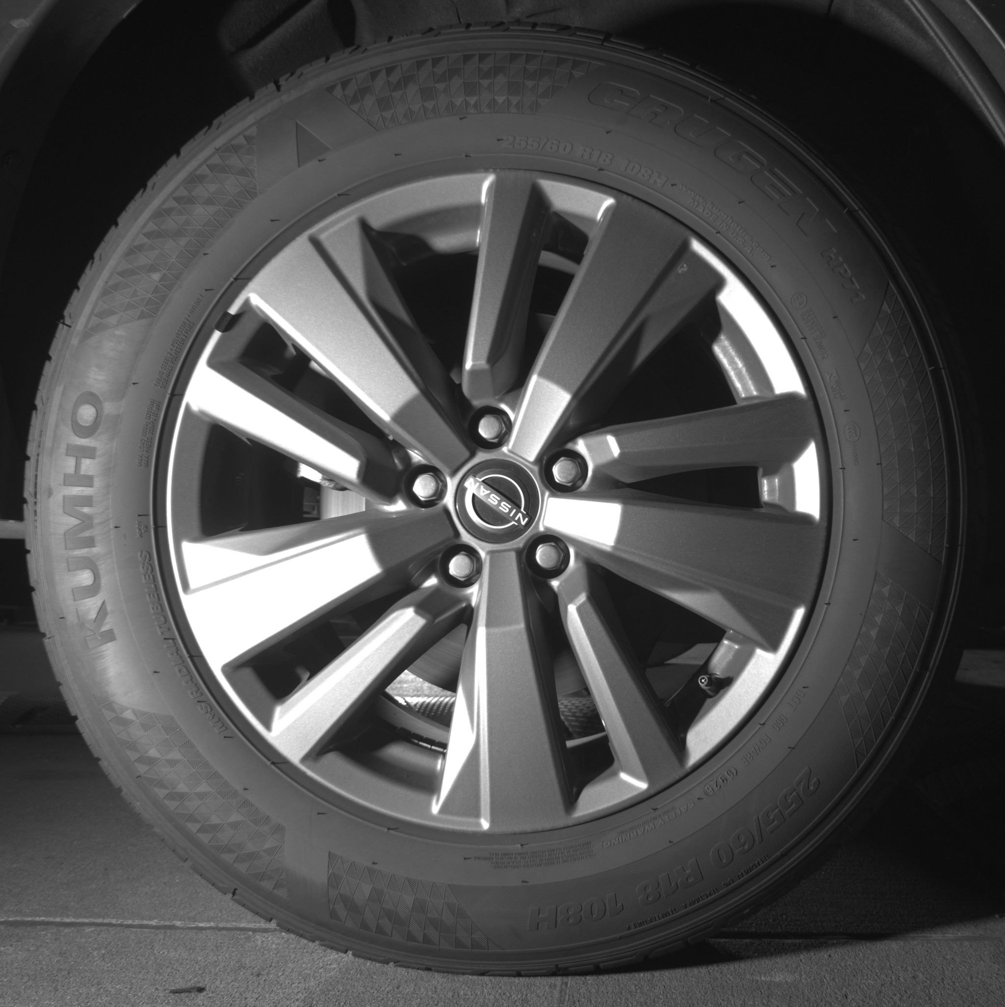 Used 2025 Nissan Pathfinder SV image 15